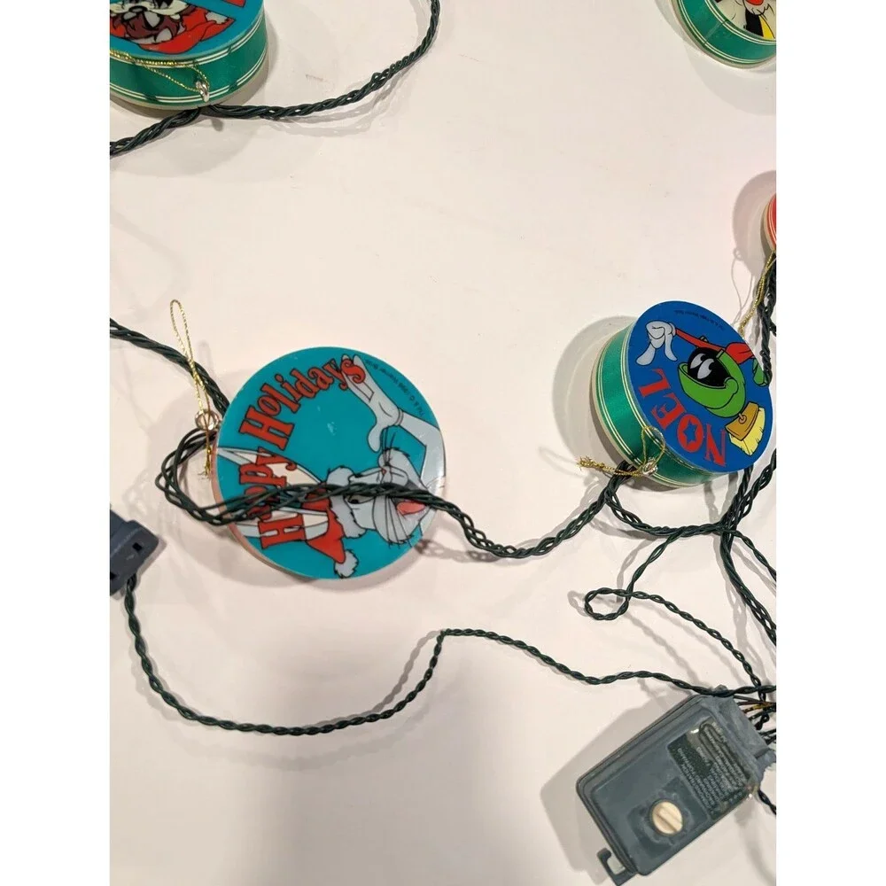 Vintage RARE Warner Bros Looney Tunes String Lights Ribbon Spool Design